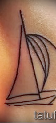 Fotó vitorlás tetoválásról csuklón - kis rajz