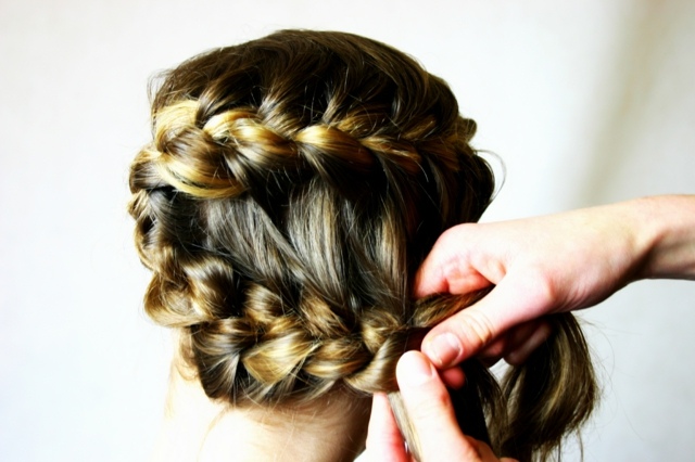 Kroky vrkoč vrkoč celé vlasy bobby pin Prámiky-vrkoče-bokom-dlhé-vlasy-barrette