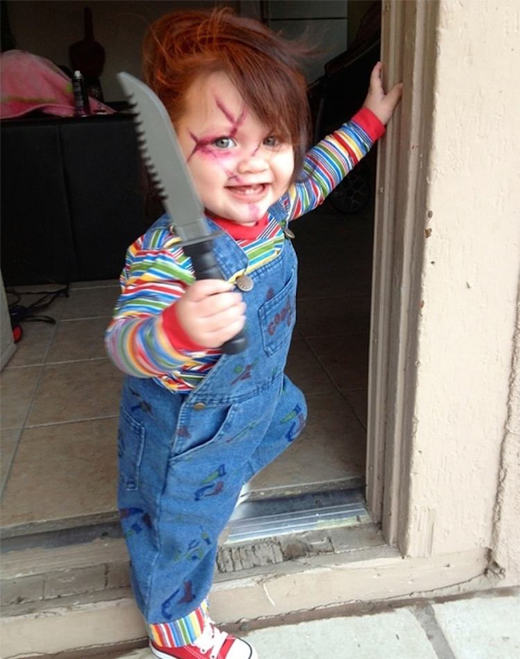 Dieťa vyrobené ako strašidelný vrah pre deti halloween-make-up-nápady-make-up-deti-vtipné-nôž-plast