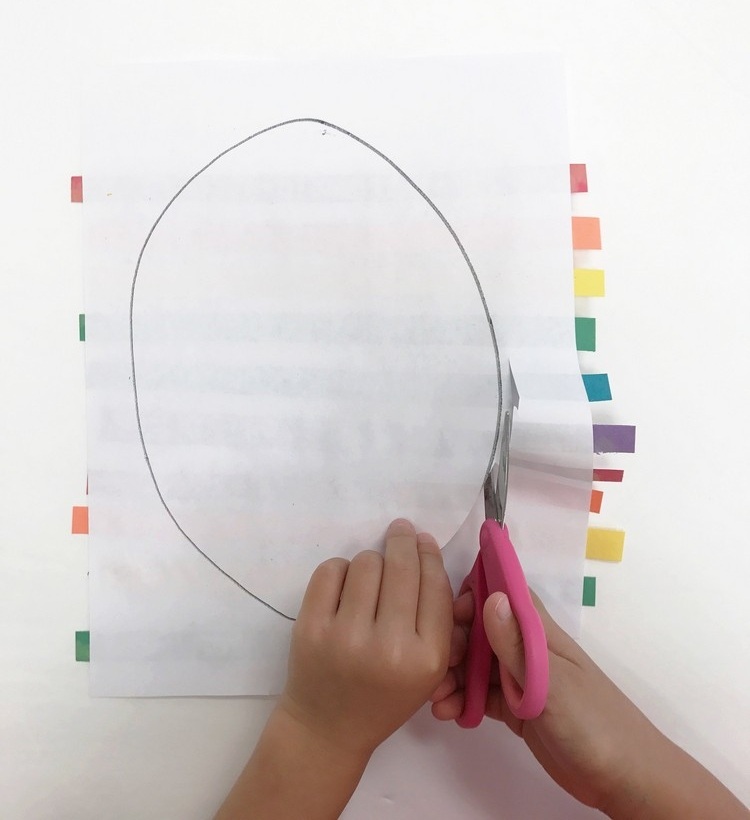 drotárske vajíčka Veľká noc vystrihli pásy papiera v tvare vajíčka