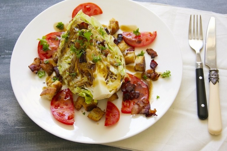 Na Vianoce jedzte vegetariánsku stravu - ľadový šalát Vianočný-vegetariánsky-šalát-vianočný-menu-ľadový šalát-paradajkový-ocot