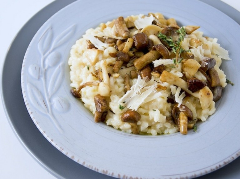 vegetariánsky hlavný chod k vianočnému rizotu Vianočné-vegetariánske-jedlo-rizoto-šampiňóny-varenie bieleho vína