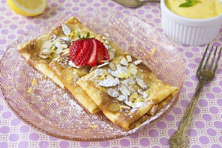 Pripravte pre vegetariánov lahodné dezerty Vianočné-vegetariánske-jedlo-dezert-palacinky-citrón