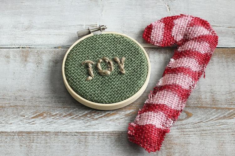 Candy palice dekorácie drotárska juta nápady na Vianoce