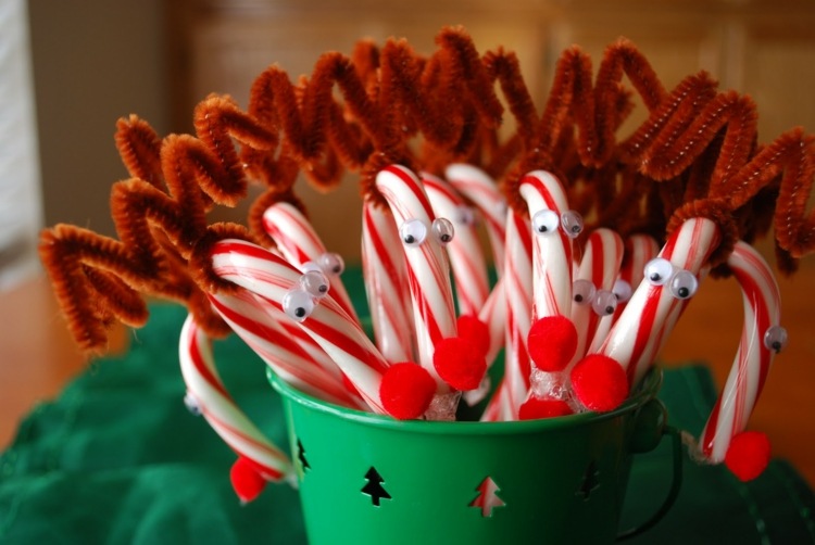 soby vyrobené z cukríkových tyčiniek čistič rúrok krútia očami pompom