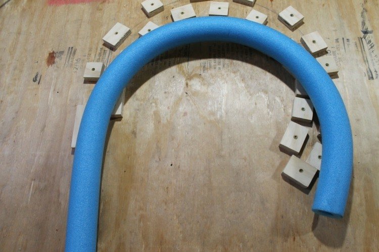 Vyrobte si vlastnú ozdobnú hadicu na plávanie z cukrovej trstiny