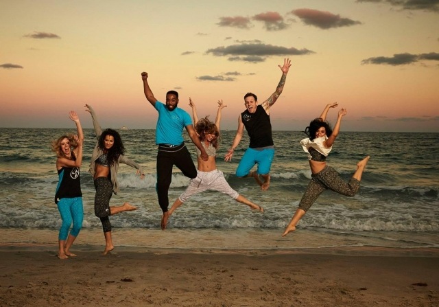 zumba-kolekcia-oblečenia-2014-nosenie-rytmus