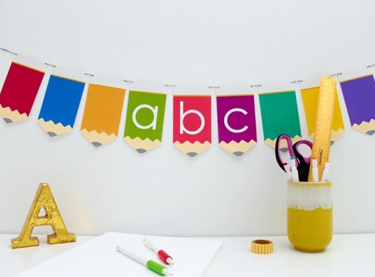 Na zápis do školy vyrobte girlandy v jasných farbách a pomocou šablóny na tlač