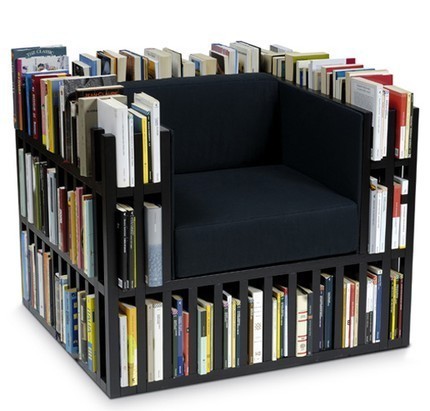 priestorovo úsporný-nábytok-kreslo-polička na knihy