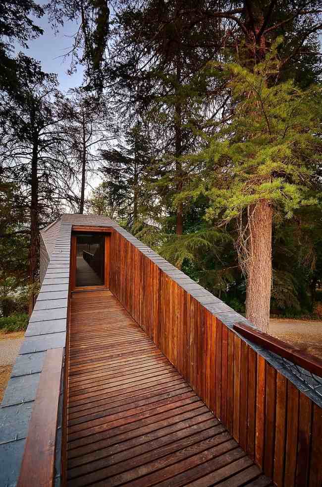 chaty moderného dizajnu drevený most Luis rebelo de andrade moderný dizajn horských chát drevený most Luis rebelo de andrade