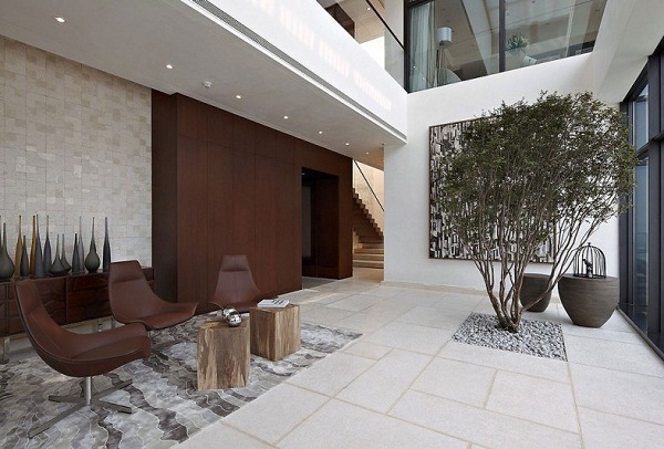 moderný podkrovný interiér moderné kožené podkrovné kreslo