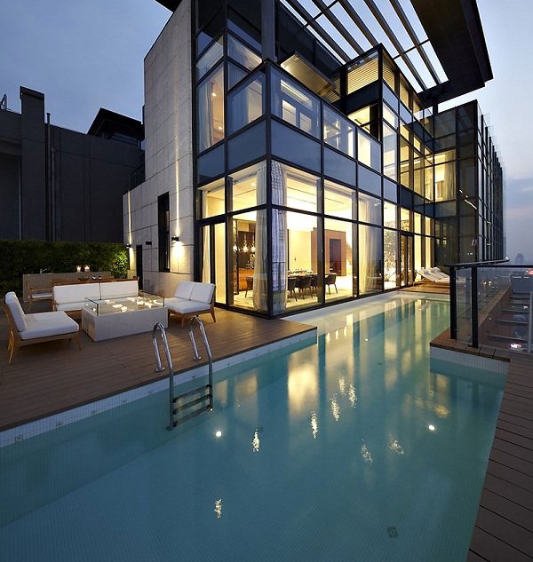 moderný podkrovný byt - presklená fasáda moderný podkrovný byt vonkajšia časť